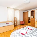 Modern 2bdr In The Center - Free Parking * Sarajevo