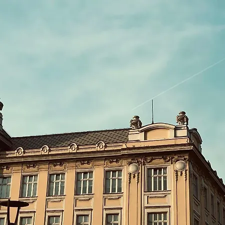 Modern 2bdr In The Center - Free Parking *