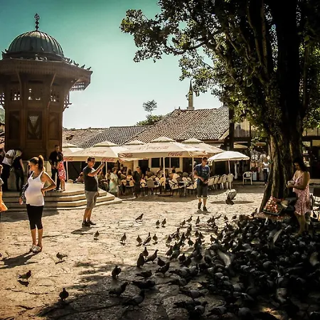 Modern 2bdr In The Center - Free Parking Apartment *