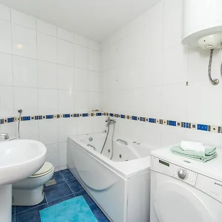 Modern 2bdr In The Center - Free Parking Appartement *