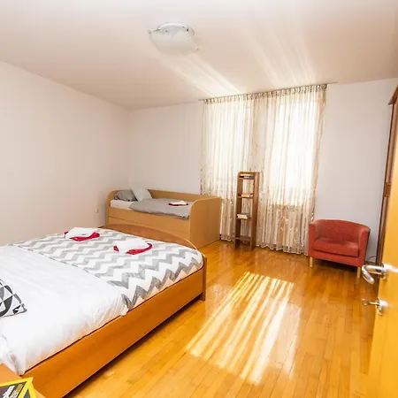 Appartement Modern 2bdr In The Center - Free Parking *