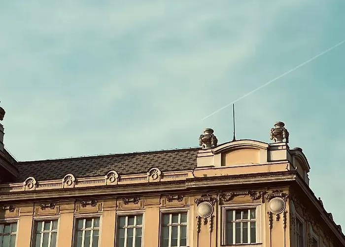 Modern 2bdr In The Center - Free Parking *