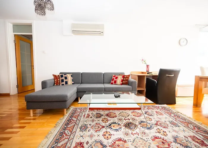 Apartament Modern 2bdr In The Center - Free Parking *