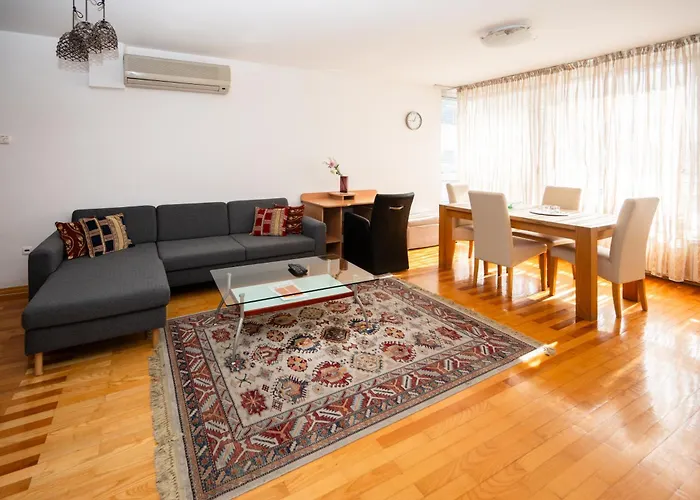 Modern 2bdr In The Center - Free Parking Sarajewo