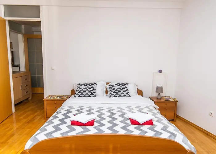 Modern 2bdr In The Center - Free Parking Sarajewo