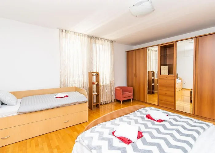 Modern 2bdr In The Center - Free Parking * Sarajewo